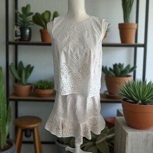 BCBGMAXAZRIA White Eyelet Swing Top Dress SIze 6